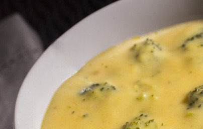 LCHF brokolijeva juha s sirom